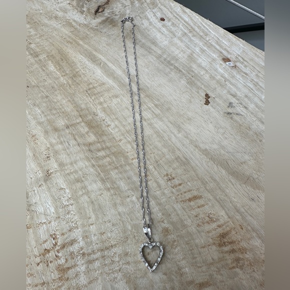 REAL 1/3 Ct Heart diamond necklace 14 Kt white gold chain & clasp formal luxury - Picture 6 of 17